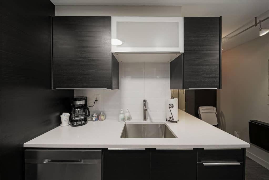 #stayinmydistrict Multnomah Village Modern Retreat Apartment