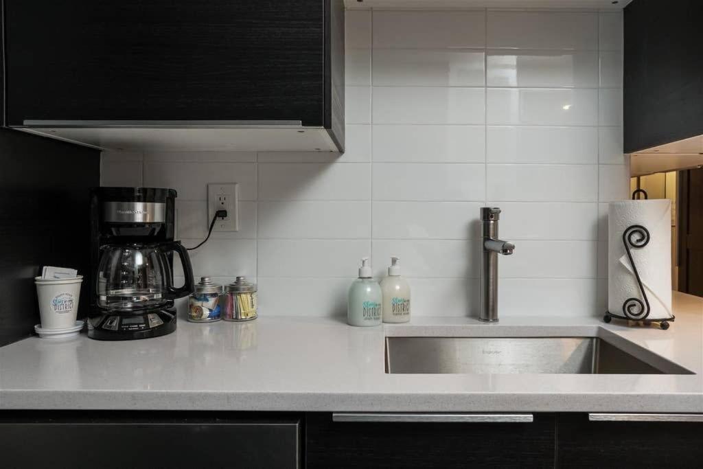 #stayinmydistrict Multnomah Village Modern Retreat Apartment Portland