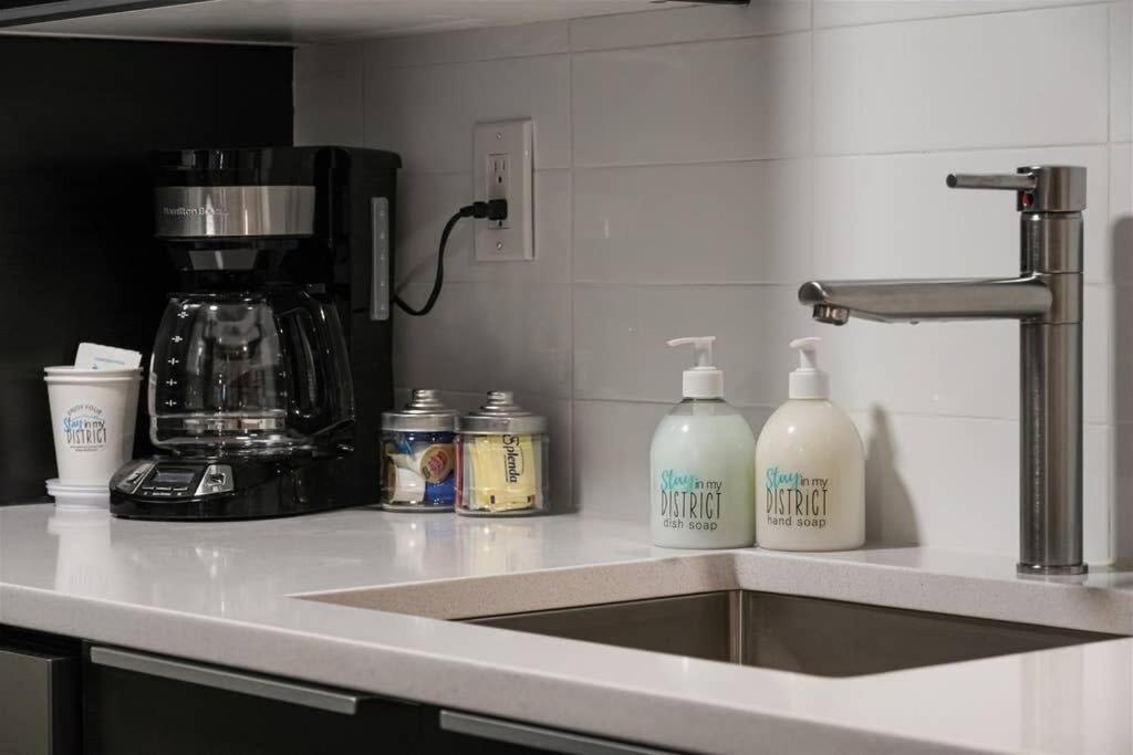 #stayinmydistrict Multnomah Village Modern Retreat Apartment *