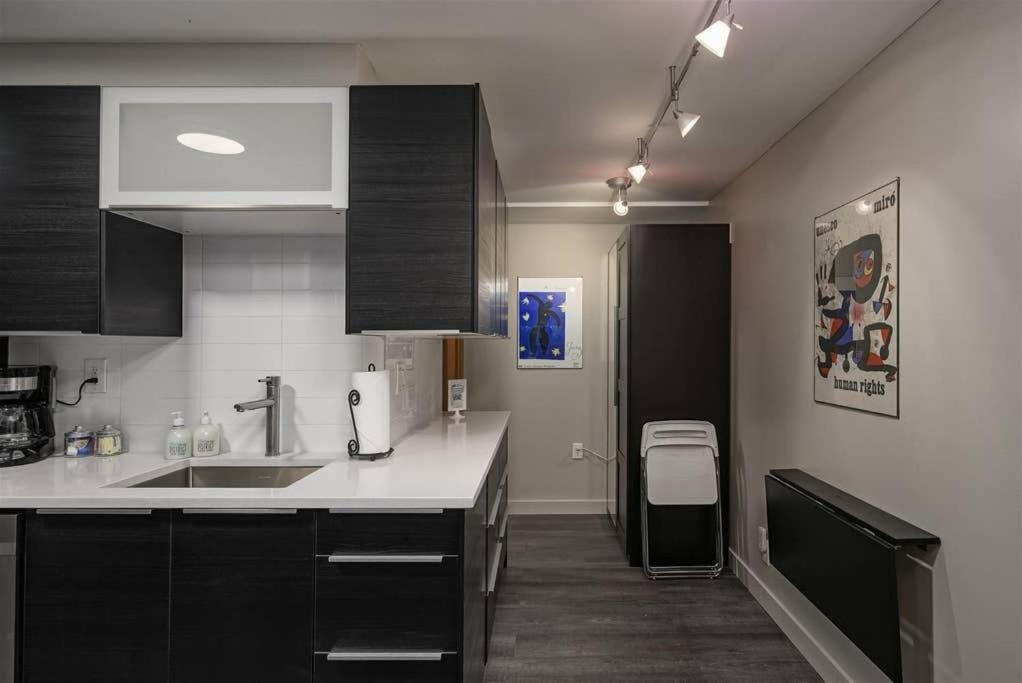 Apartment #stayinmydistrict Multnomah Village Modern Retreat *