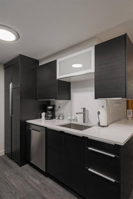 Apartment #stayinmydistrict Multnomah Village Modern Retreat *