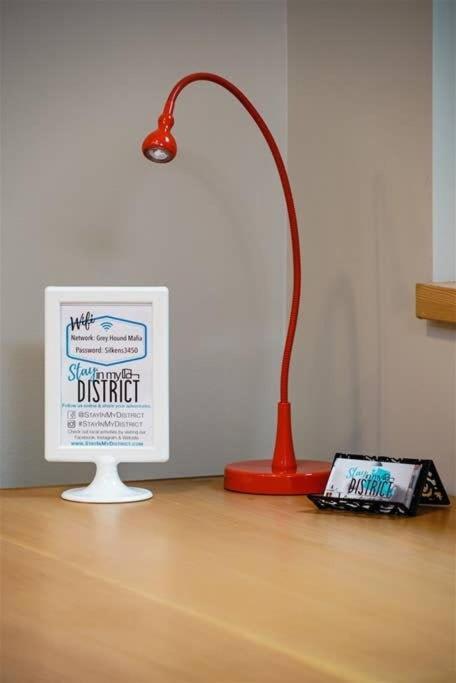 Apartment #stayinmydistrict Multnomah Village Modern Retreat *