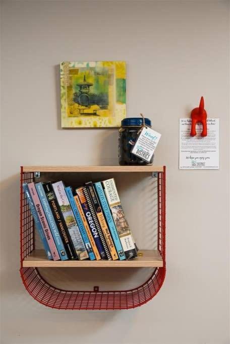 #stayinmydistrict Multnomah Village Modern Retreat Apartment Portland